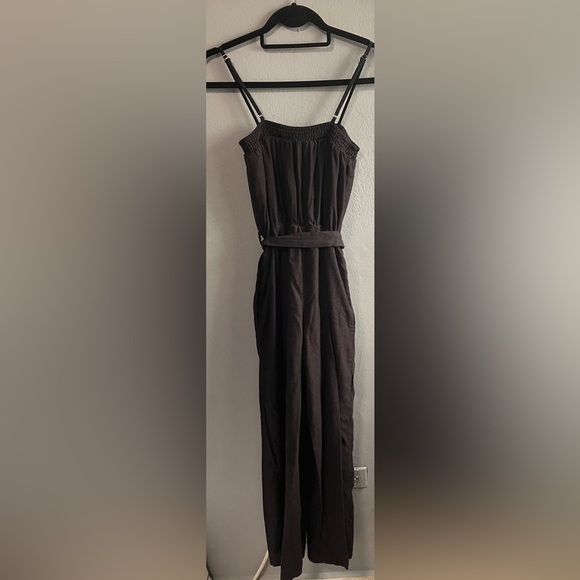 New In Black Linen Blend Sleeveless Belted Jumpsuit w/ Pockets. Size Small - Picture 4 of 10